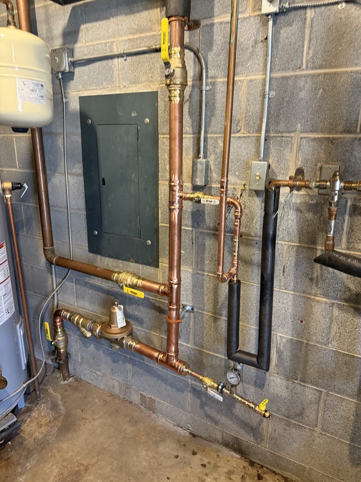 Commercial main water supply piping with isolation valves